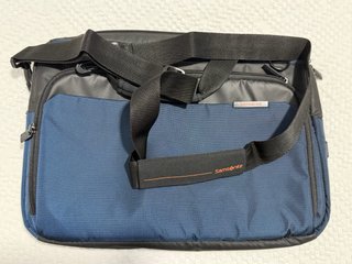 Maletín portátil azul y negro