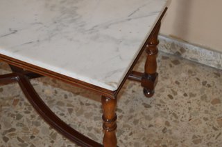 Mesa auxiliar vintage de madera y mármol