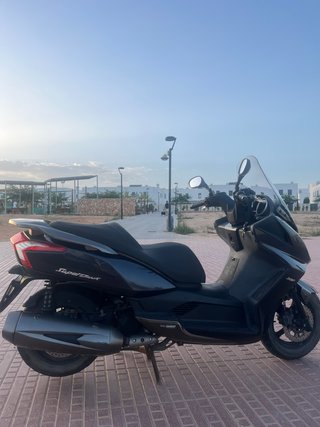 Kymco SuperDink 300 i Negra/Gris.