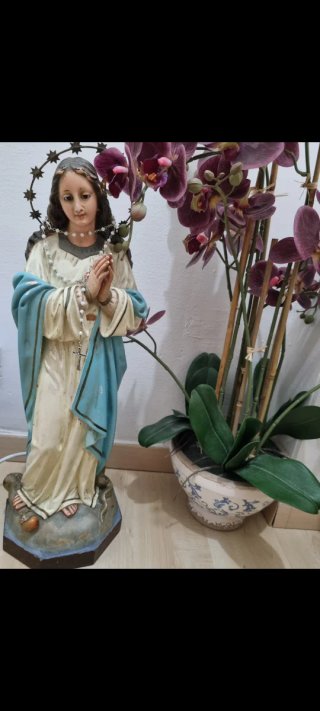 Figura La Purísima con rosario