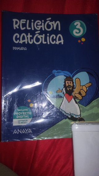Libro de religión de 3° de primaria en buen estado