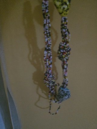 Collana da donna multicolor con ciondolo giallo