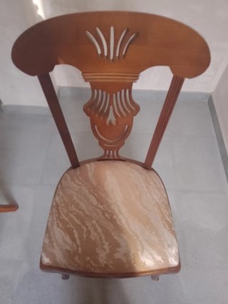 Silla de comedor elegante tapizada