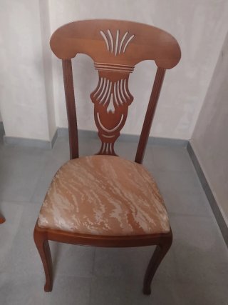 Silla de comedor elegante tapizada