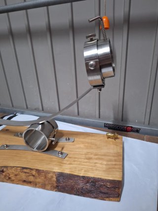 Jamonero profesional y madera artesanal a mano