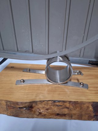 Jamonero profesional y madera artesanal a mano