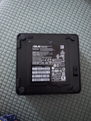 Mini PC Asus NUC 15 Pro Nero