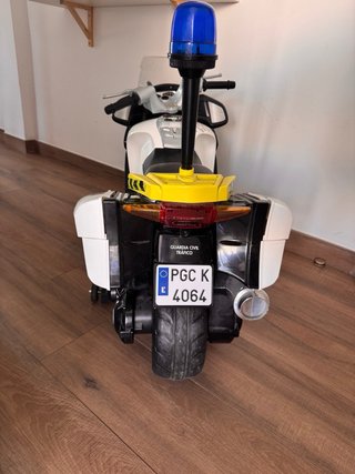 Moto Policía Feber Infantil Eléctrica