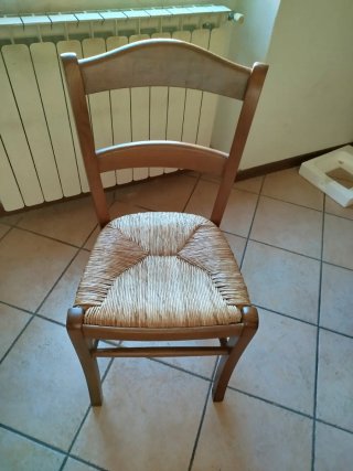 2 sedie in legno con seduta in paglia