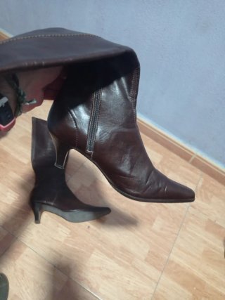Stivali alti marroni poco usati