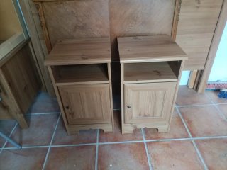 Cama madera con 2 mesitas