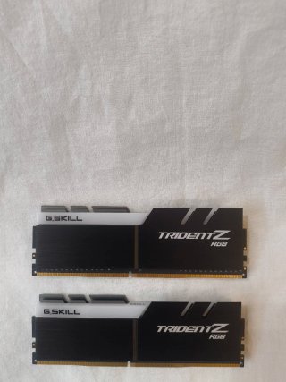 16gb RAM ddr4 gskill trident Z 3200mhz cl16