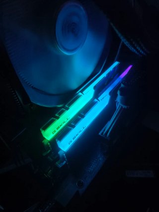 16gb RAM ddr4 gskill trident Z 3200mhz cl16