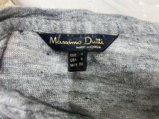 Camiseta gris Massimo Dutti con pedrería
