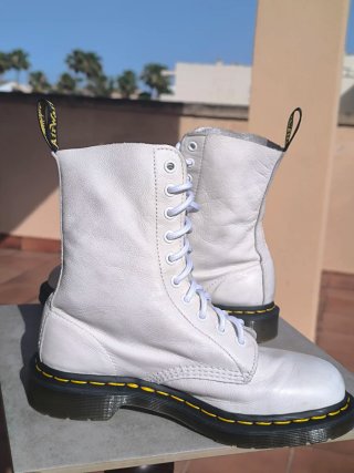Botas Dr Martens 10 agujeros n 38 blanco roto