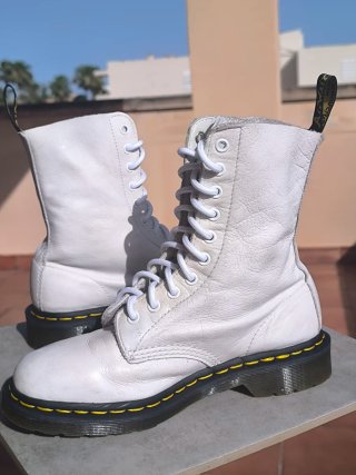Botas Dr Martens 10 agujeros n 38 blanco roto