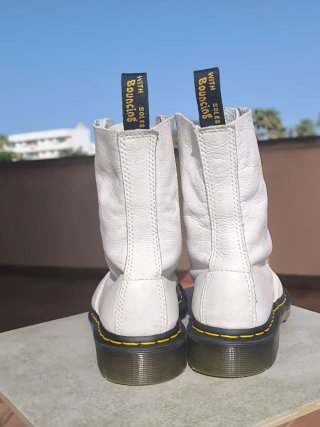 Botas Dr Martens 10 agujeros n 38 blanco roto