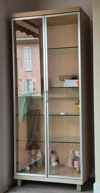 Mueble de salón madera y cristal