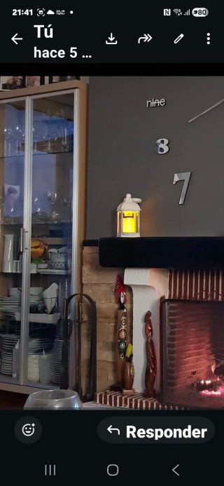 Mueble de salón madera y cristal