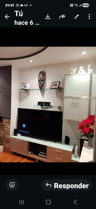 Mueble de salón madera y cristal
