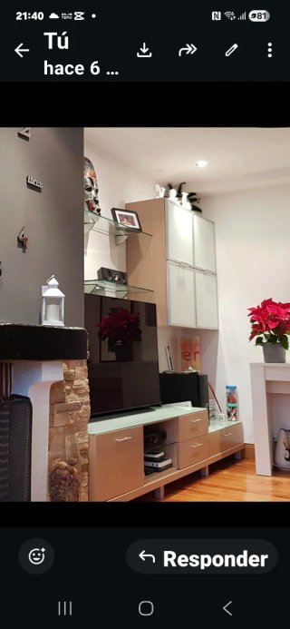 Mueble de salón madera y cristal