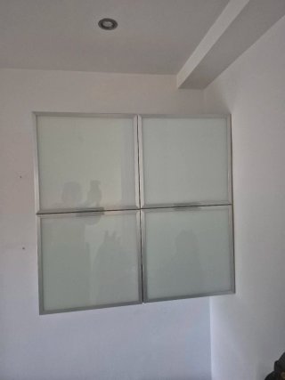Mueble de salón madera y cristal