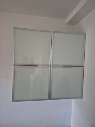 Mueble de salón madera y cristal