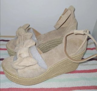 Sandalias cuña verano lazo beige