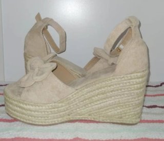 Sandalias cuña verano lazo beige