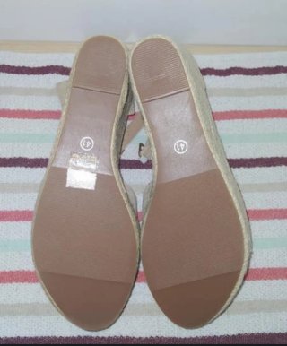 Sandalias cuña verano lazo beige