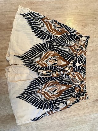 Pantalones cortos, estampado de plumas, talla 34
