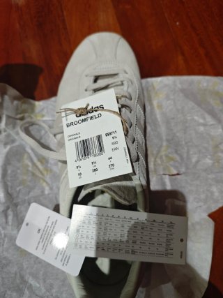 Adidas 44,puestas 6 horas ,las vendo x lesión pie