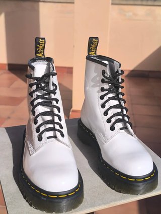 Botas Dr. Martens charol blanco n 38 suela gruesa