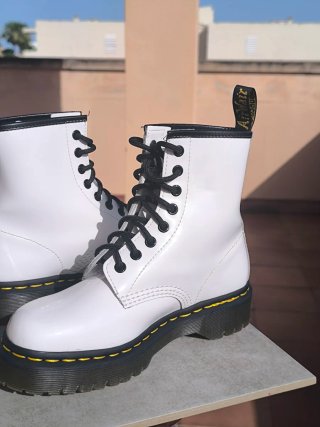 Botas Dr. Martens charol blanco n 38 suela gruesa