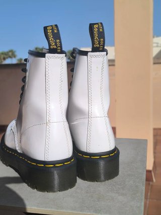 Botas Dr. Martens charol blanco n 38 suela gruesa