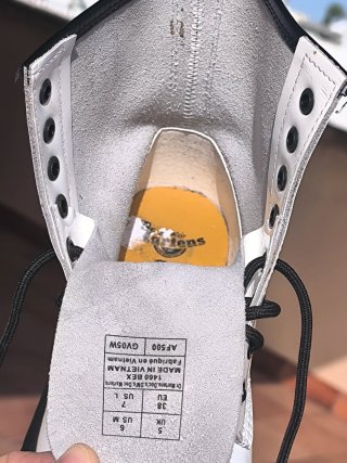 Botas Dr. Martens charol blanco n 38 suela gruesa