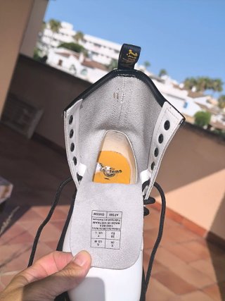 Botas Dr. Martens charol blanco n 38 suela gruesa