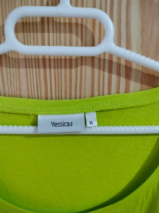 Camiseta verde manga corta talla L