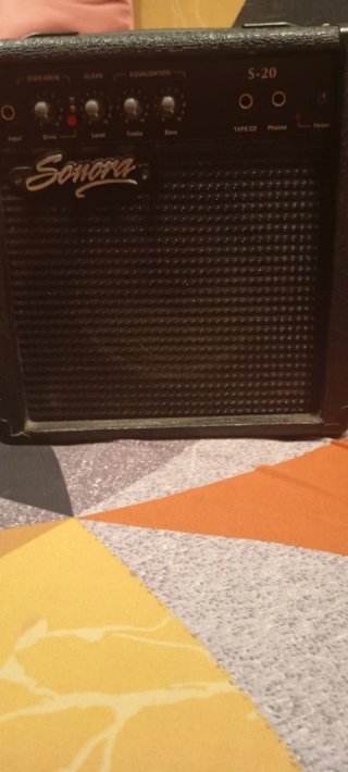 Guitarra Electroacústica + Bafle
