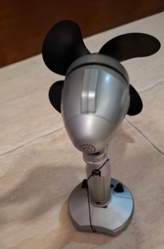 Ventilador y Radio Majestic a Pilas