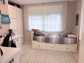 Cama nido Ikea Hemnes con colchones.