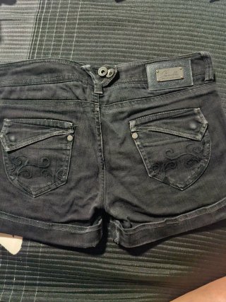 Shorts vaqueros Bershka talla 38 NEGROS