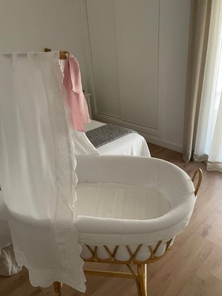 Moisés de caña con vestidura