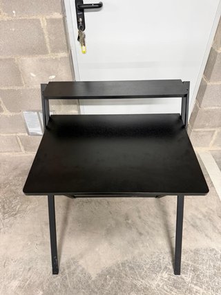 Mesa escritorio plegable negra con estante