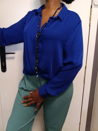 Blusa/Camisa azul estilosa