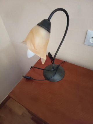 Lámpara de techo y 2 mesita noche