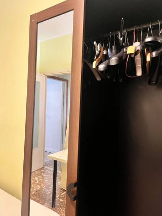 Armadio Ikea con anta a specchio