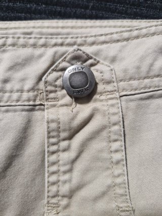 Pantalones ONLY beige talla 38