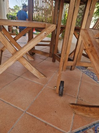 Conjunto mesa y sillas madera exterior