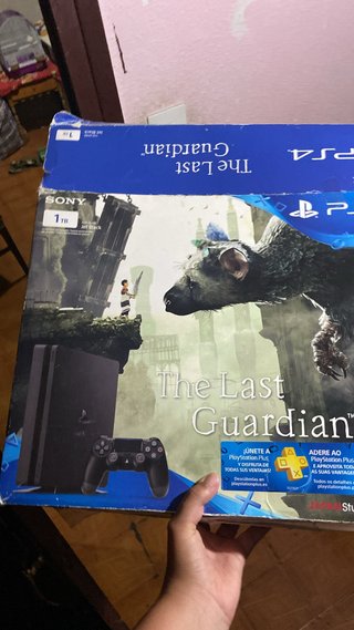 PS4 Slim 1TB + 2 Mandos + 2 Juegos